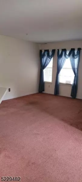 5804 Tudor Dr, Pompton Plains, NJ 07444