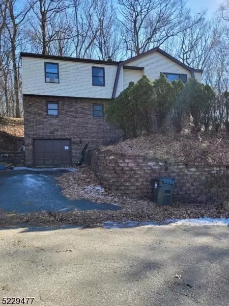 12 E Forest Rd, Mount Olive, NJ 07828
