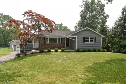 123 Davis Rd, Franklin, NJ 07416