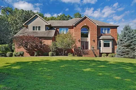 62 Nicole Ter, Bridgewater, NJ 08807