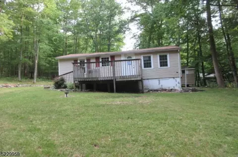 905 Tupelo Path, Newton, NJ 07860