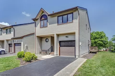 15 Fir Ct, Flemington, NJ 08822