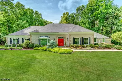 132 High Oaks Dr, Warren, NJ 07059