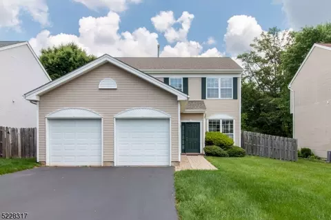 3 Carey St, Pennington, NJ 08534