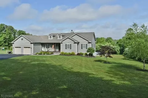 9 Ketcham Rd, Hackettstown, NJ 07840