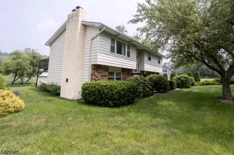 57 Mud Pond Rd, Blairstown, NJ 07825