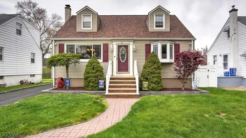 34 Harper St, Piscataway, NJ 08854