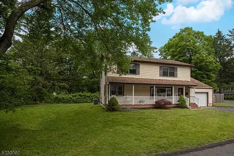 9 Willor Dr, Byram Township, NJ 07821