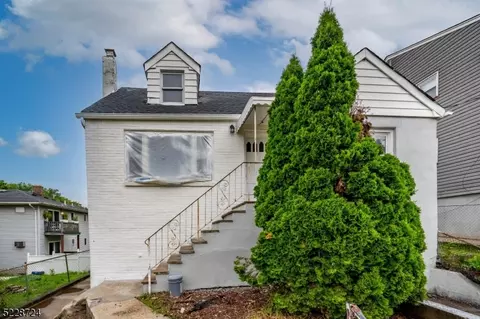 11 Clinton St, Belleville, NJ 07109