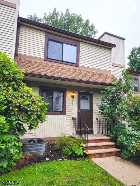 806 Stonegate Ln #806, Stanhope, NJ 07874