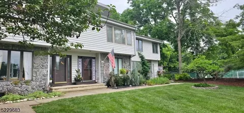 342 Cheyenne Rd, Lafayette, NJ 07848