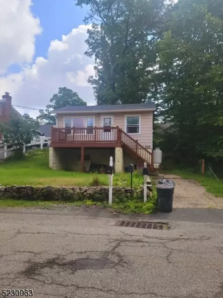 215 W End Ave, Hopatcong, NJ 07843
