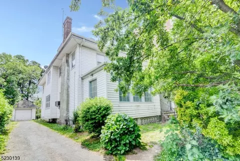 1252 Clinton Pl, Elizabeth, NJ 07208