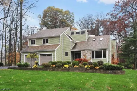 5 Kalman Ct, Warren, NJ 07059