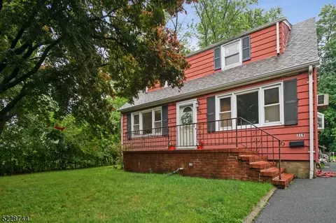 319 Essex St, Long Hill, NJ 07980