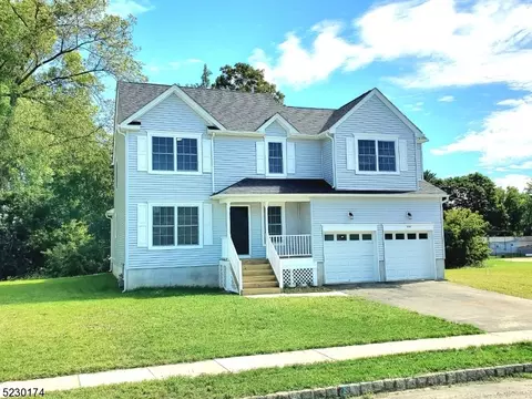 513 Parkwood Ct, Phillipsburg, NJ 08865