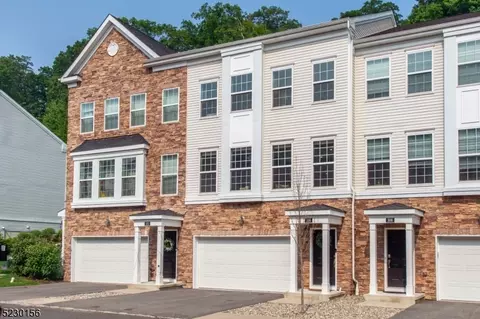 304 Parkview Ln, Rockaway, NJ 07866