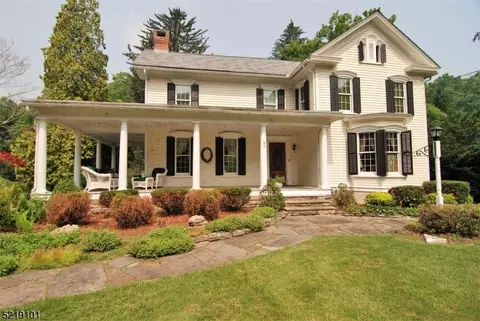 19 Delaware Rd, Columbia, NJ 07832