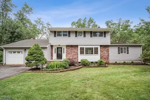 59 Winding Way, Long Hill, NJ 07980