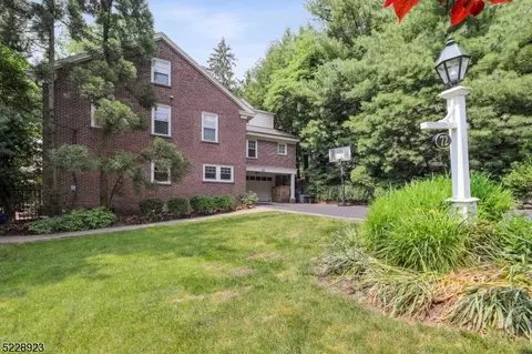 72 Clinton Ave, Millburn, NJ 07041