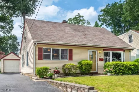 134 Bergen Ave, Waldwick, NJ 07463