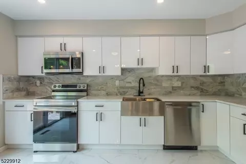 120 Wagon Wheel Rd, Sparta, NJ 07871