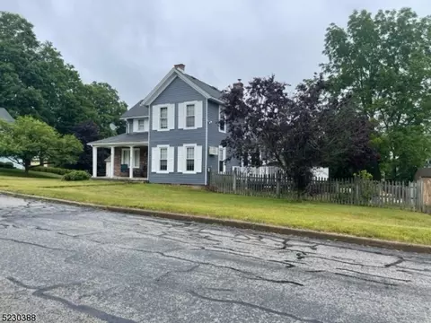 14 Fourth St, Sussex, NJ 07461