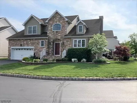 8 Shippen Ct, Flemington, NJ 08822