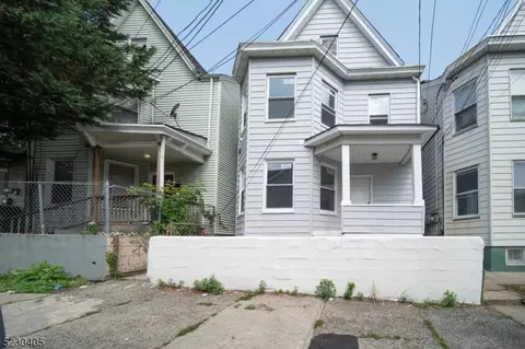 209 N 4th St, Paterson, NJ 07522