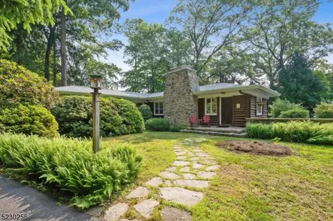 50 High Ave, Randolph, NJ 07869