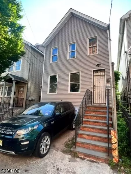 182 1st St, Newark, NJ 07107