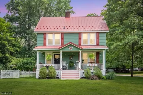 147 Stony Brook Rd, Somerville, NJ 08876