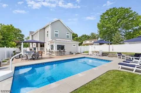 688 Madison Hill Rd, Clark, NJ 07066