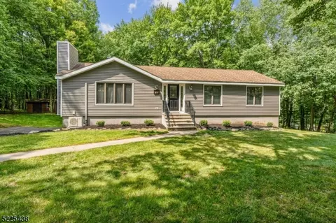 35 Lee Hill Rd, Byram Twp, NJ 07821