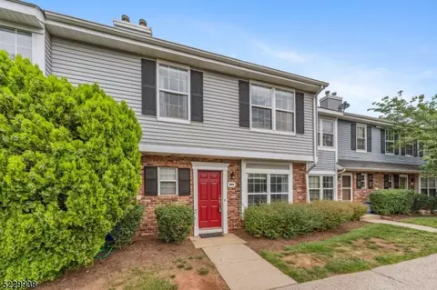 364 Aldeburgh Ave, Somerset, NJ 08873