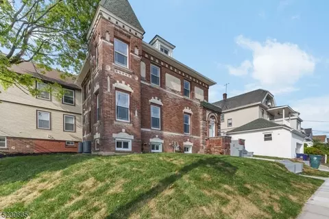 412 Neville St, Perth Amboy, NJ 08861