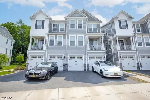 124 Sequoia Dr #1812, Cedar Grove, NJ 07009