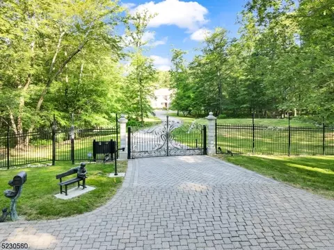 40 Calais Rd, Mendham Twp, NJ 07945