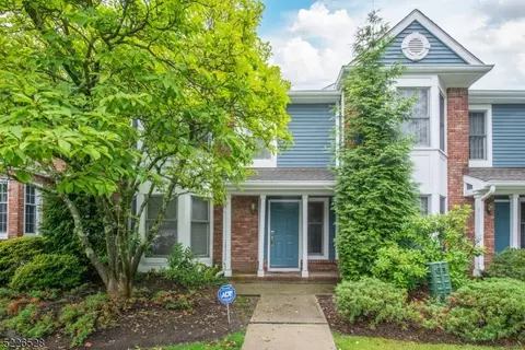 3 Heatherwood Ct, Rockaway, NJ 07866
