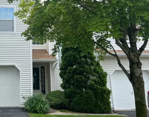 43 Winding Brook Rd, Hamburg, NJ 07419