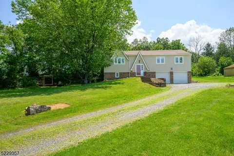 43 Bartley Rd, Washington Twp, NJ 07853