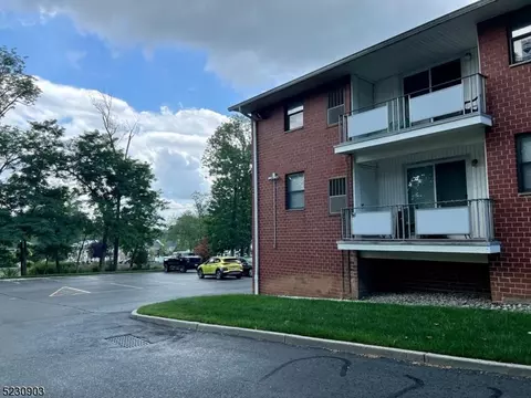 1300 Rock Ave J8 #J8, North Plainfield, NJ 07060