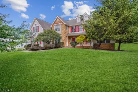 3 Eddy Ln, Bridgewater, NJ 08807