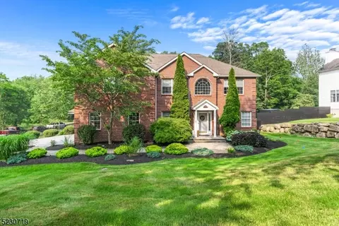 17 Boa Vista Dr, Jefferson, NJ 07849