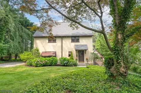 41 Mountain Ave, Maplewood, NJ 07040
