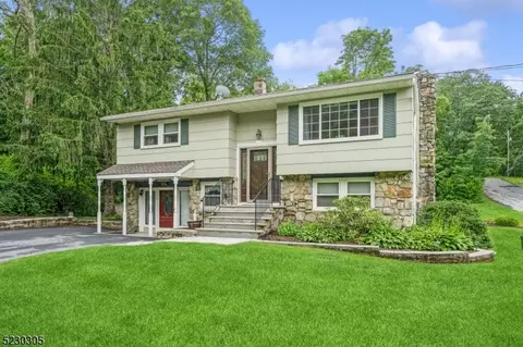 27 Karen Rd, Vernon Twp, NJ 07422