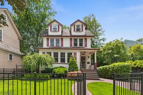 123 Riverside Dr, Cranford, NJ 07016