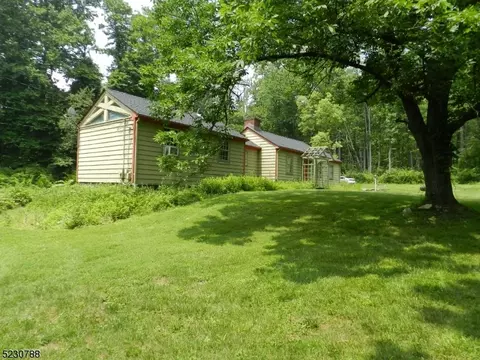 63 Mount Grove Rd, Califon, NJ 07830