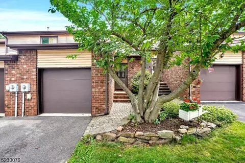 11 Chelsea Cir, Flemington, NJ 08822