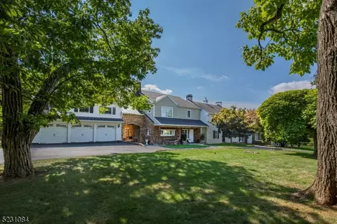 3 Deer Ridge Rd, Bernards, NJ 07920